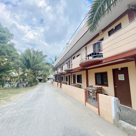 RedDoorz Hostel @Megans Paradisio Beach Resort San Antonio  Exterior foto