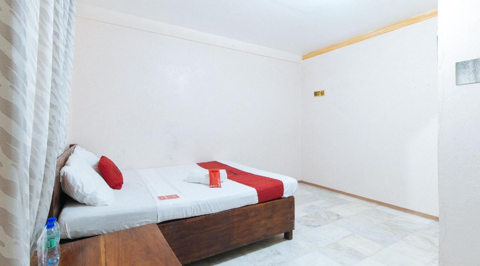 RedDoorz Hostel @Megans Paradisio Beach Resort San Antonio  Exterior foto